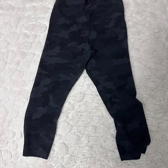 Lululemon Black Camo Crop Leggings - Picture 4 of 4